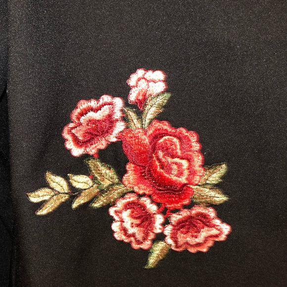 Black blouse with rose details and bell sleeves L - Picture 3 of 4